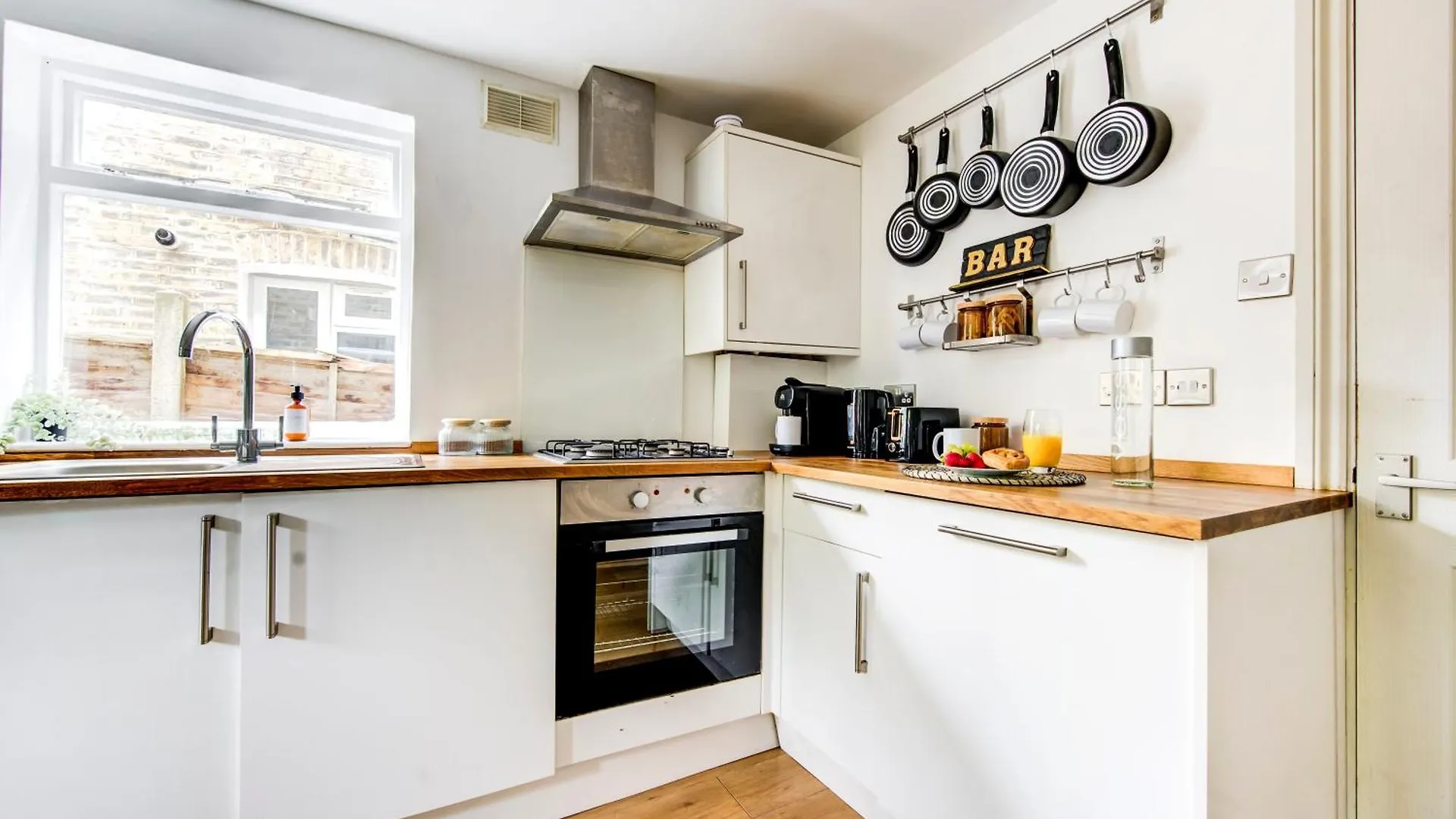 Heart Of Hackney - 2Bed Garden Flat Sleeps 6 Apartment London